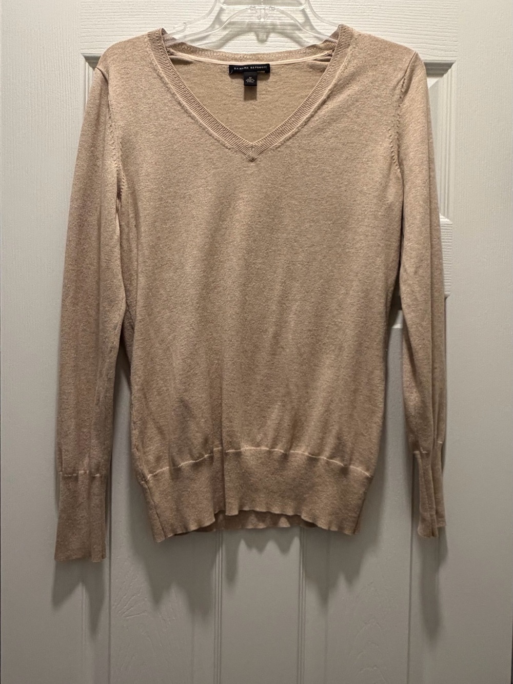 Banana Republic Women's Light Taupe V-Neck Sweater